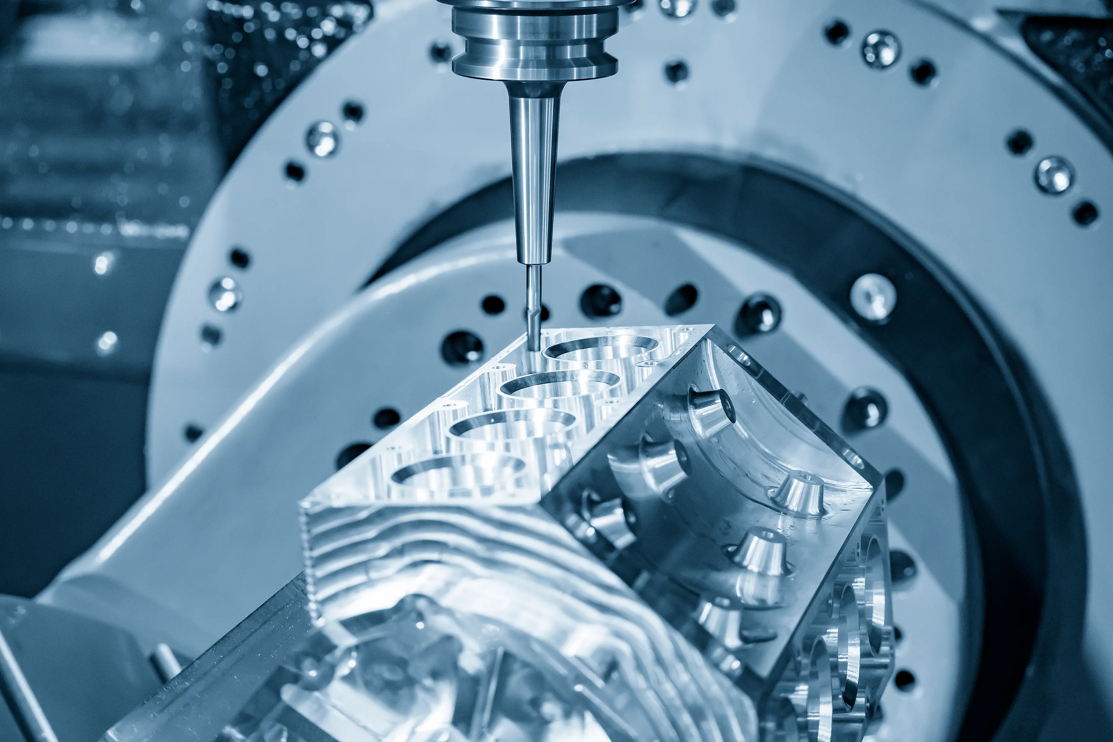 Lavorazione simultanea a 5 assi Lavorazione simultanea a 5 assi