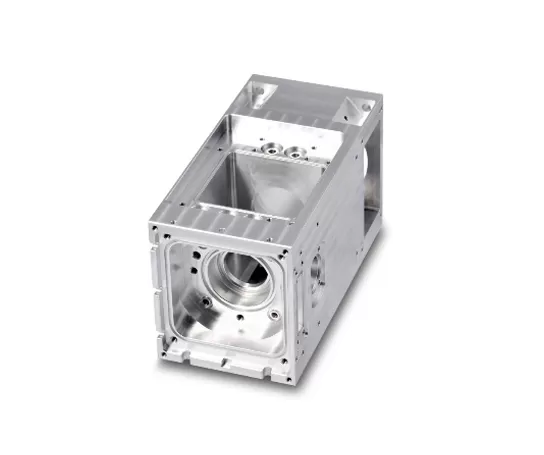 Macchina CNC a 5 assi funzionante