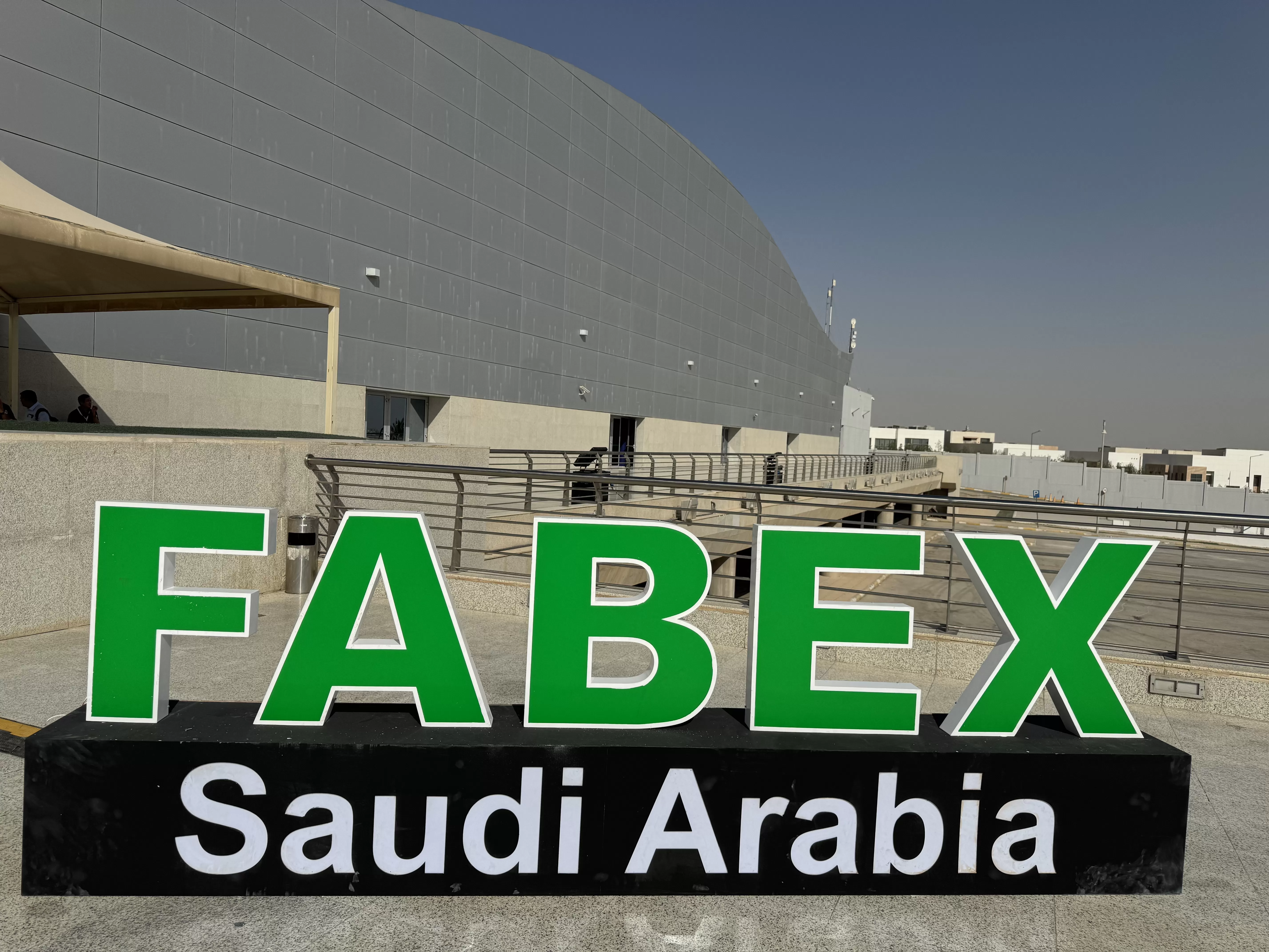 Taikan brilla alla FABEX Metal & Steel 2025, stringendo partnership strategiche in Medio Oriente