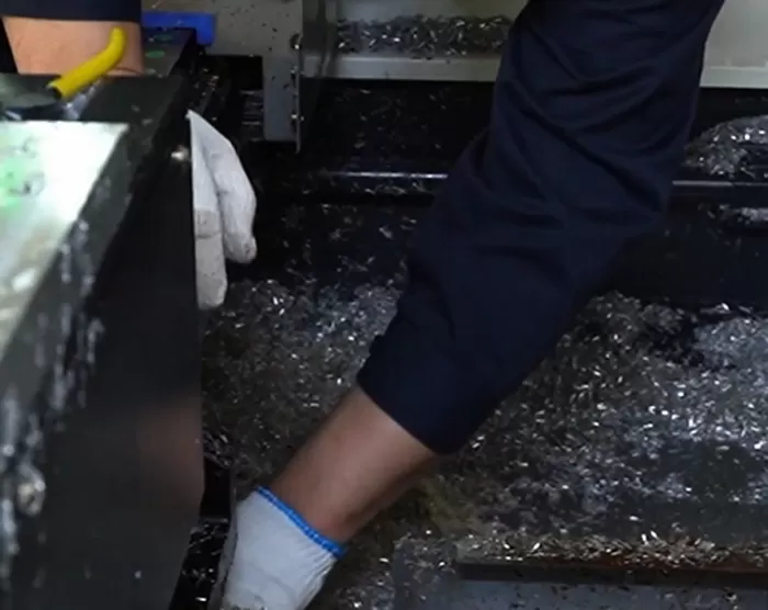 Pulizia dei Componenti CNC Pulizia dei Componenti CNC