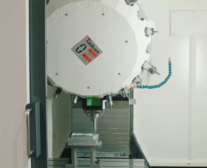 configurazione linea di produzione centro di maschiatura rigida ad alta velocità configurazione linea di produzione centro di maschiatura rigida ad alta velocità